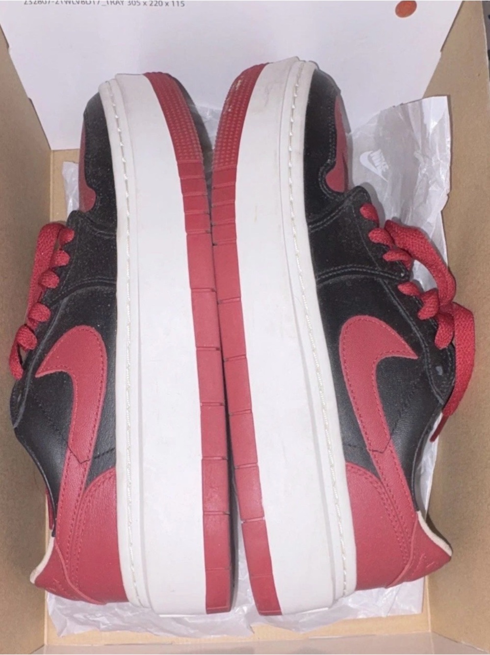 Nike Air Jordan 1 Low Red Black Nike Air
Jordan 1 Low Red Black
White Sneakers